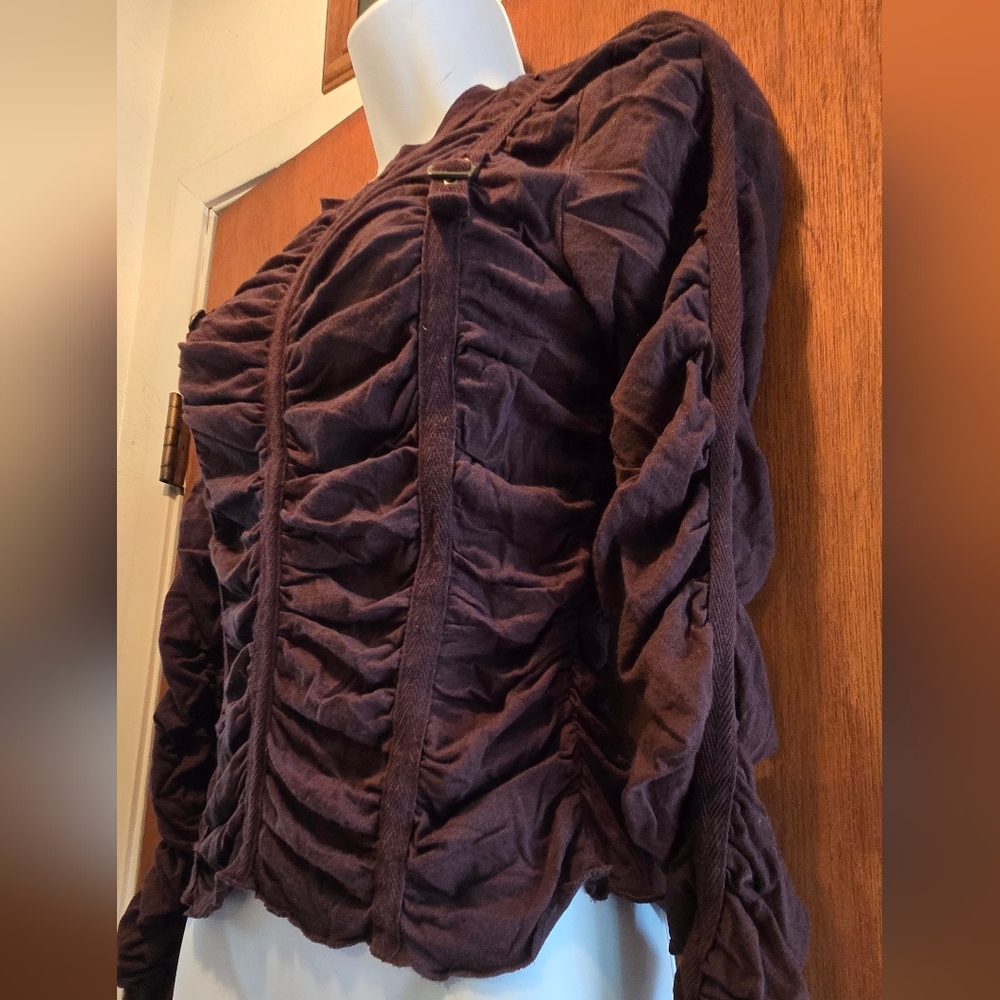 Moda International RARE Textured Ruched Chocolate Top SzM - Picture 5 of 8